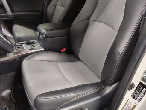 Used 2023 Toyota 4Runner SR5 Premium image 17