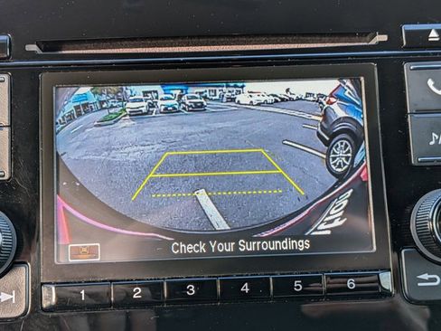 Used 2022 Honda HR-V LX image 13