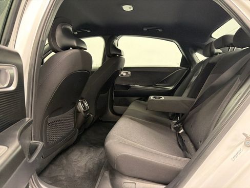 Used 2024 Hyundai Ioniq 6 SE RWD image 16