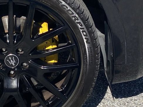 Used 2022 Maserati Levante GT image 13