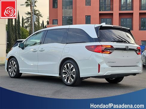 Used 2026 Honda Odyssey Elite image 7
