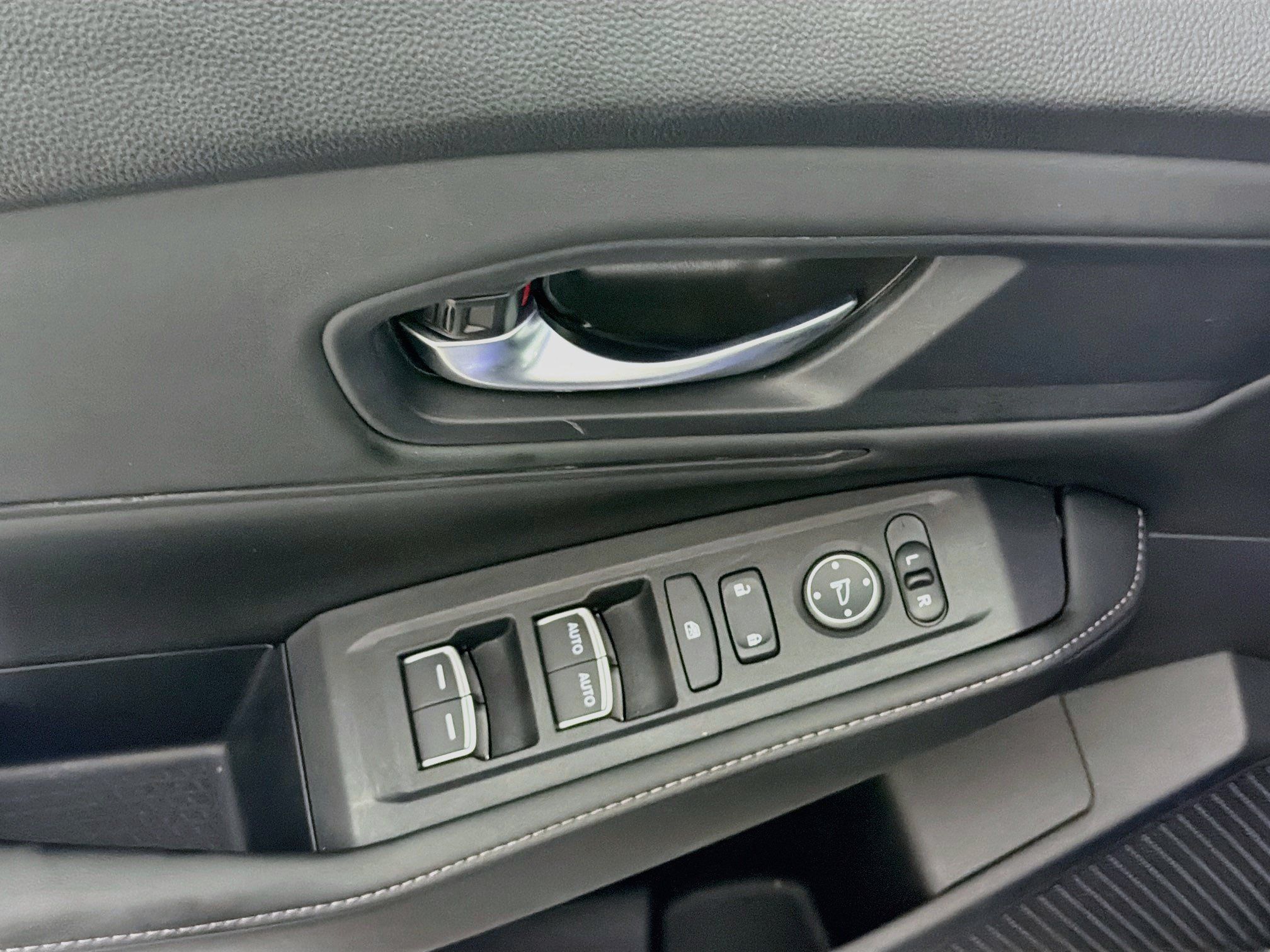 Used 2025 Honda Accord Sport image 15