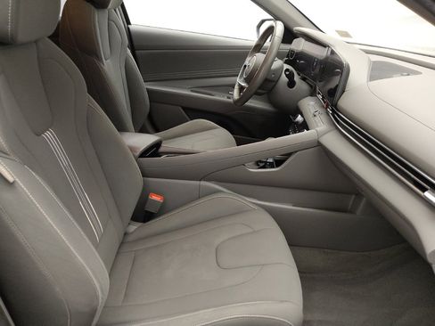 Used 2023 Hyundai Elantra SEL w/ Convenience Package FWD image 21