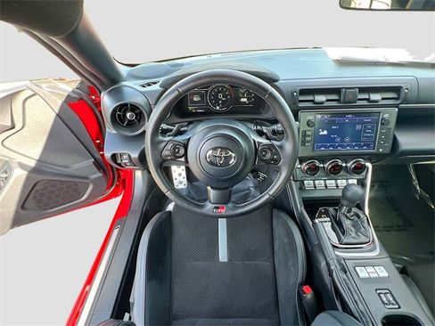 Used 2024 Toyota GR86 Premium image 21