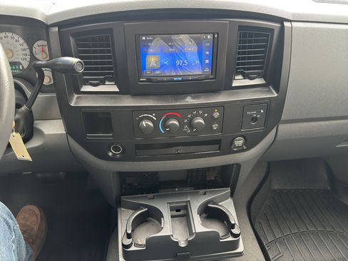 Used 2007 Dodge Ram 1500 Truck ST w/ SXT Group image 16