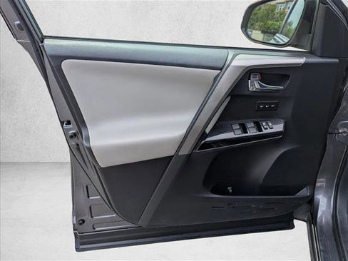 Used 2016 Toyota RAV4 Limited FWD image 22