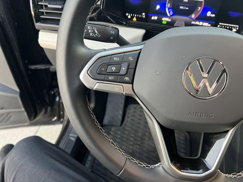 Certified 2025 Volkswagen Taos S image 18