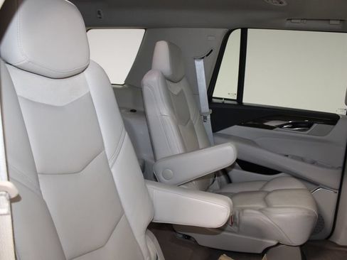 Used 2020 Cadillac Escalade Premium Luxury AWD/4WD image 27