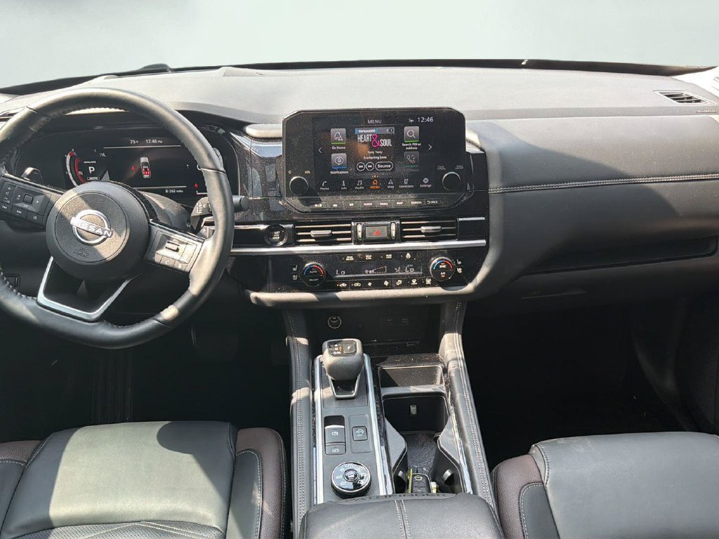 Used 2025 Nissan Pathfinder Platinum AWD/4WD image 18