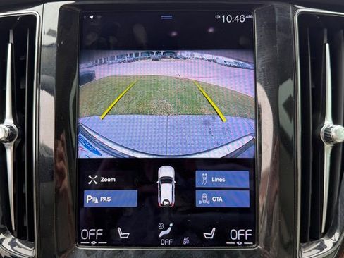 Used 2021 Volvo XC60 T5 Momentum w/ Climate Package image 16