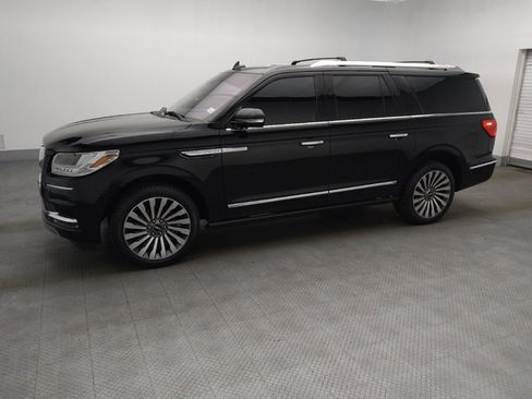 Used 2018 Lincoln Navigator L Reserve w/ Technology Package image 2