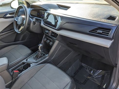 Certified 2023 Volkswagen Taos SE w/ Panoramic Sunroof Package image 12