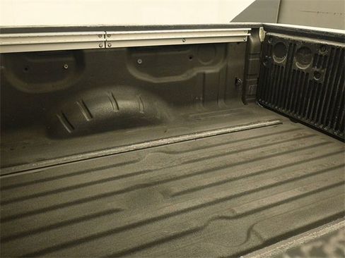 Used 2019 Nissan Titan Platinum Reserve w/ Platinum Utility Package image 10