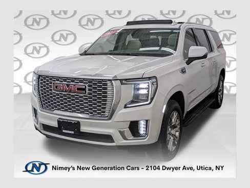 Used 2022 GMC Yukon XL Denali AWD/4WD image 1