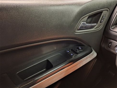 Used 2022 Chevrolet Colorado LT w/ Fleet Safety Package image 21
