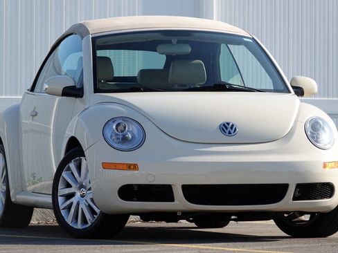 Used 2008 Volkswagen Beetle SE FWD image 30