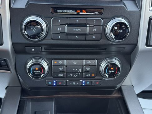 Used 2017 Ford F250 Platinum w/ Platinum Ultimate Package AWD/4WD image 19