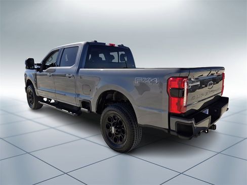 New 2026 Ford F250 Lariat w/ Black Appearance Package image 4