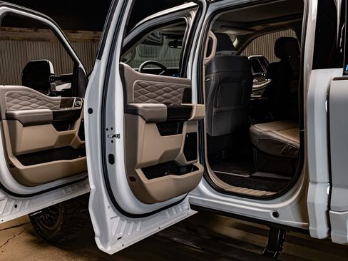 Used 2026 Ford F350 Platinum w/ Platinum Plus Package image 29