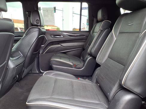Used 2022 Cadillac Escalade ESV Sport AWD/4WD image 19