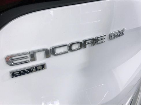 Used 2025 Buick Encore GX Preferred AWD/4WD image 8