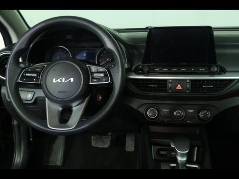 Used 2024 Kia Forte LXS image 13