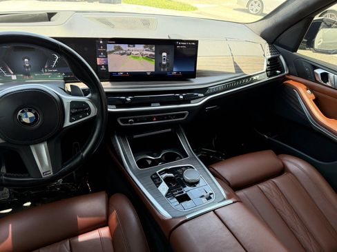 Used 2023 BMW X7 xDrive40i w/ M Sport Package AWD/4WD image 18