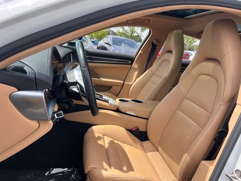 Used 2018 Porsche Panamera RWD image 13