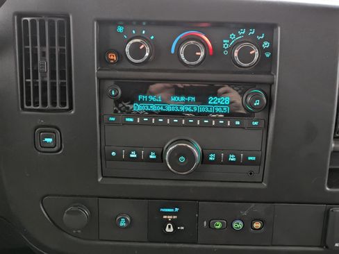 Used 2024 Chevrolet Express 2500 w/ Driver Convenience Package image 6