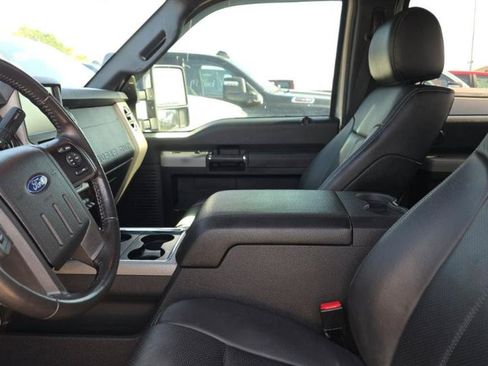 Used 2016 Ford F250 Lariat w/ Chrome Package AWD/4WD image 9