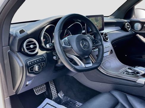 Used 2019 Mercedes-Benz GLC 300 4MATIC image 9
