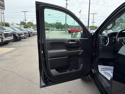 Used 2021 Chevrolet Silverado 1500 LT AWD/4WD image 13