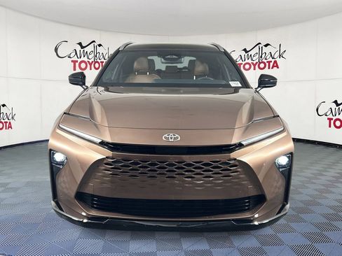 Used 2025 Toyota Crown Signia image 3