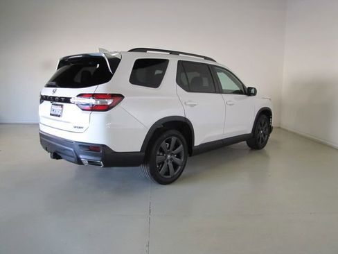 Certified 2025 Honda Pilot Sport image 23