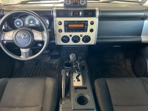 Used 2009 Toyota FJ Cruiser 4WD image 3