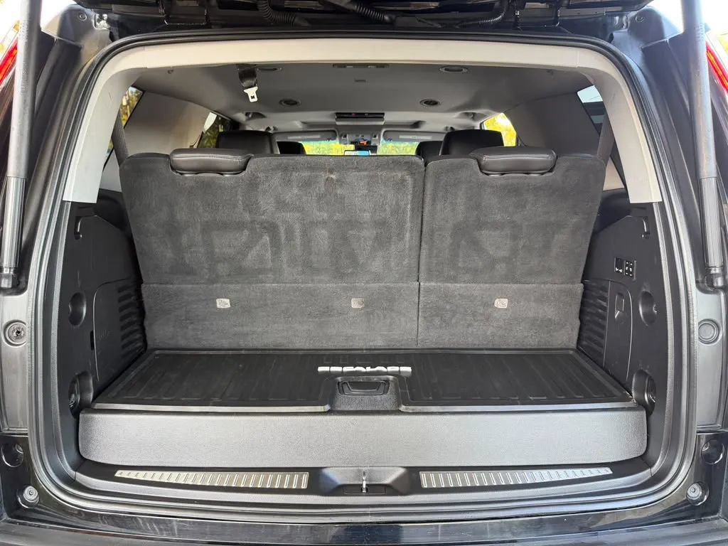 Used 2018 Cadillac Escalade Premium Luxury RWD image 26