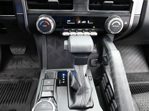 Used 2025 Toyota 4Runner SR5 AWD/4WD image 12