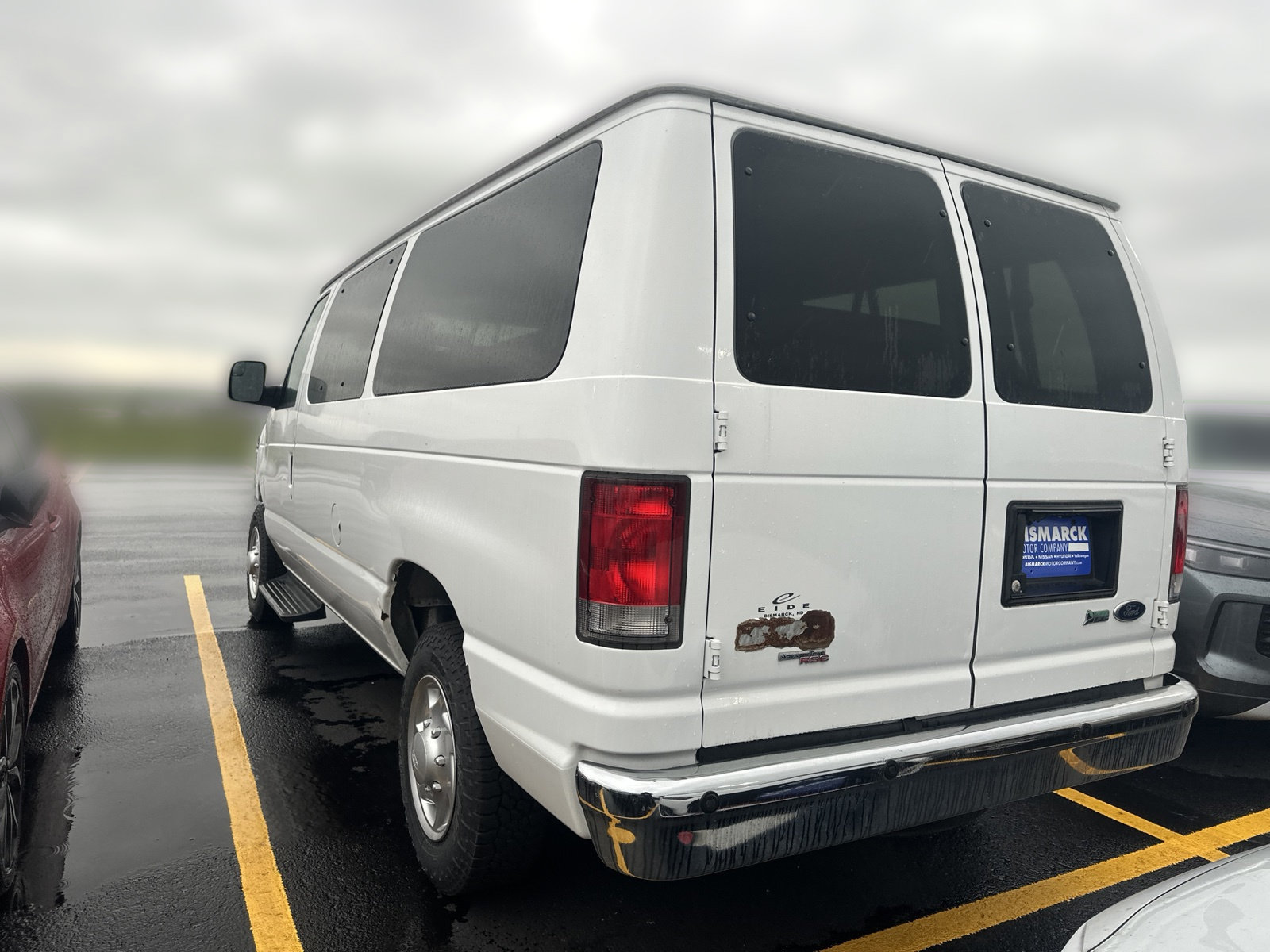 Used 2014 Ford E-350 and Econoline 350 XLT RWD image 4