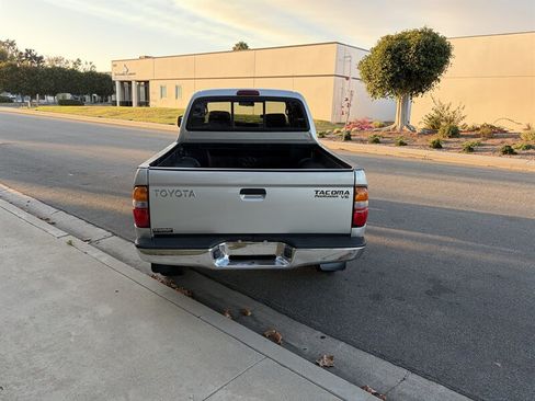 Used 2003 Toyota Tacoma PreRunner RWD image 5