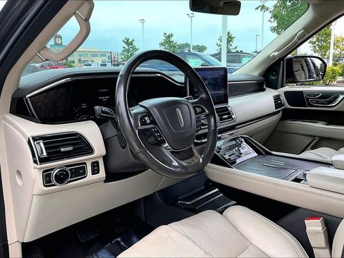 Used 2018 Lincoln Navigator Reserve AWD/4WD image 16