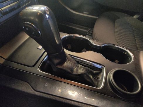 Used 2019 Ford Explorer XLT image 26