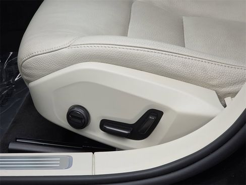 Used 2022 Volvo S90 B6 Momentum w/ Advanced Package image 33