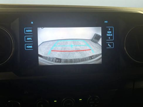 Used 2019 Toyota Tacoma TRD Off-Road w/ Technology Package AWD/4WD image 14