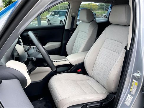 Used 2023 Honda HR-V LX image 8
