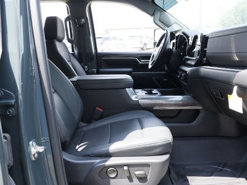 Used 2026 Chevrolet Silverado 3500 LTZ w/ LTZ Convenience Package AWD/4WD image 16