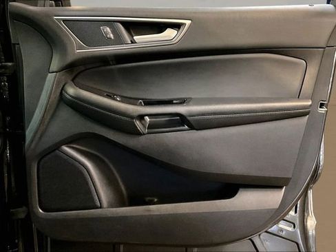 Used 2020 Ford Edge SEL image 28