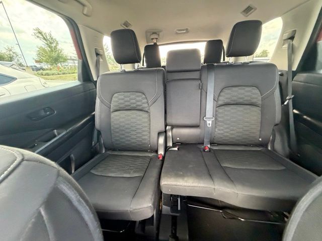 Used 2023 Nissan Pathfinder SV AWD/4WD image 15