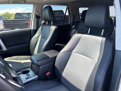 Used 2022 Toyota 4Runner SR5 Premium w/ Moonroof Package AWD/4WD image 17