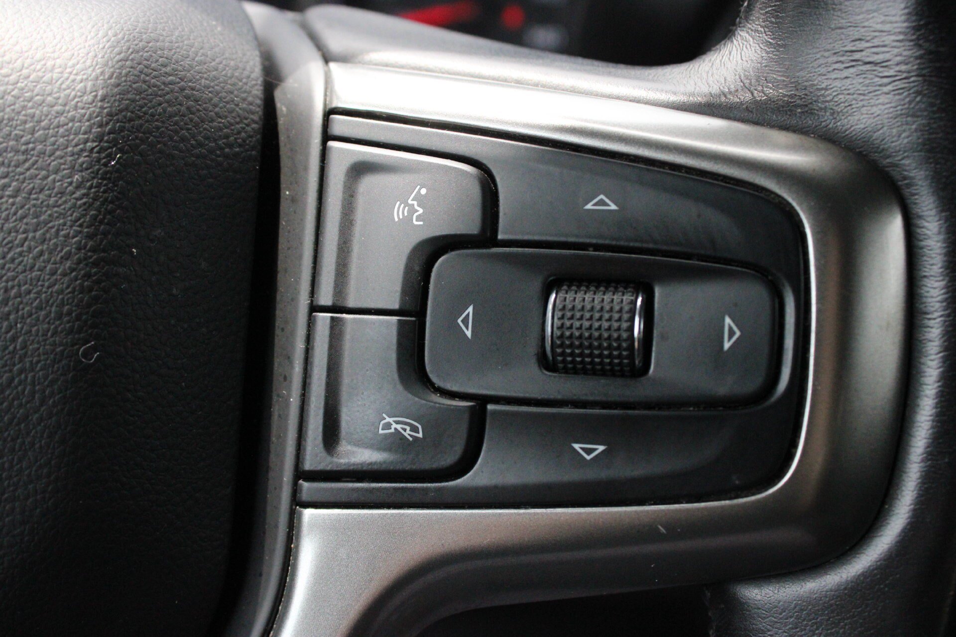 Used 2020 Chevrolet Silverado 1500 RST AWD/4WD image 29