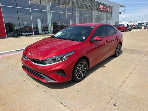 Used 2024 Kia Forte LXS w/ LXS Technology Package FWD image 1